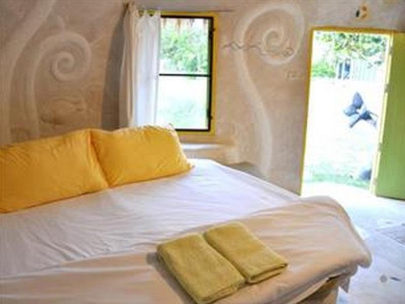 Готель Naidee Sculptured Huts Хуахін Екстер'єр фото